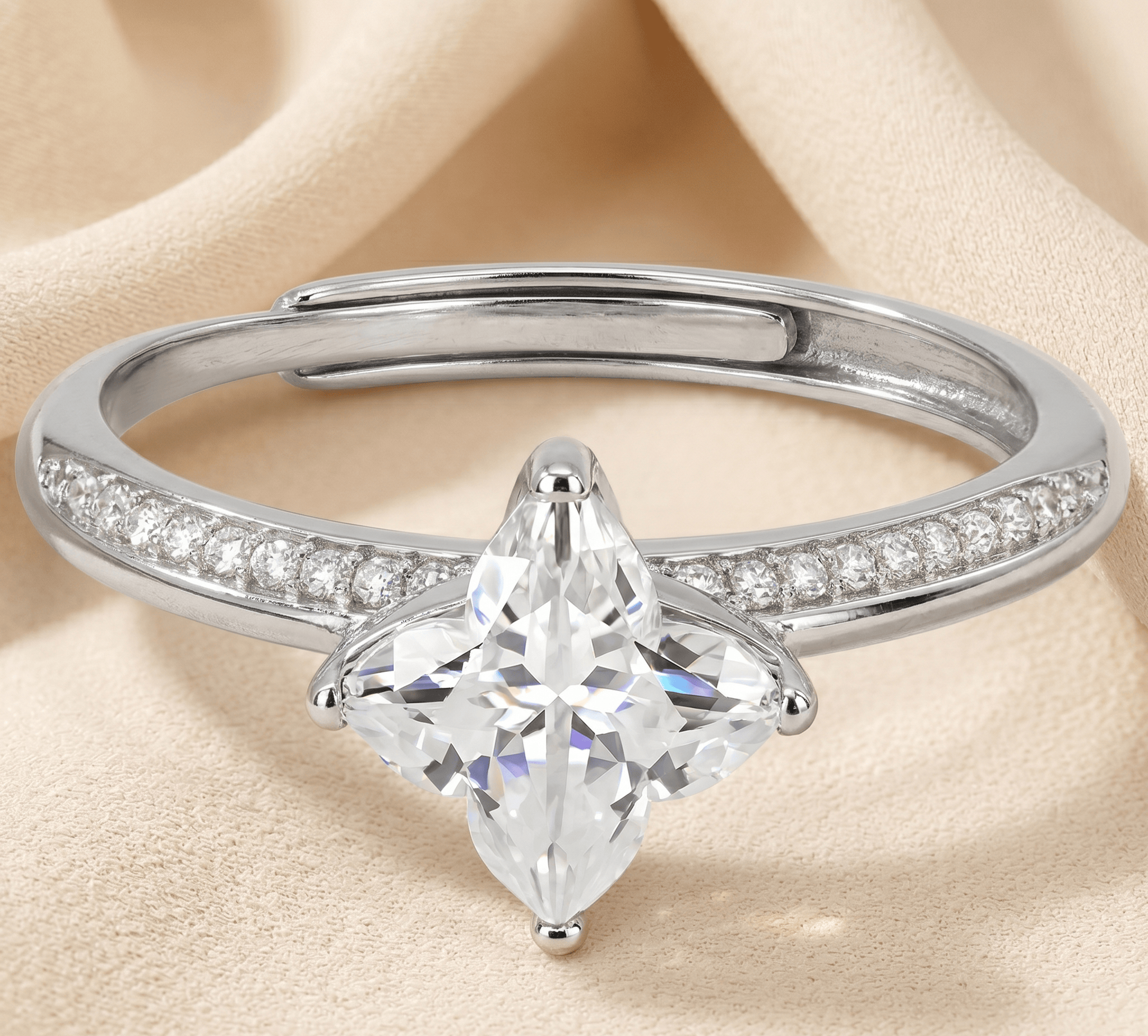 Amira Lily Ring