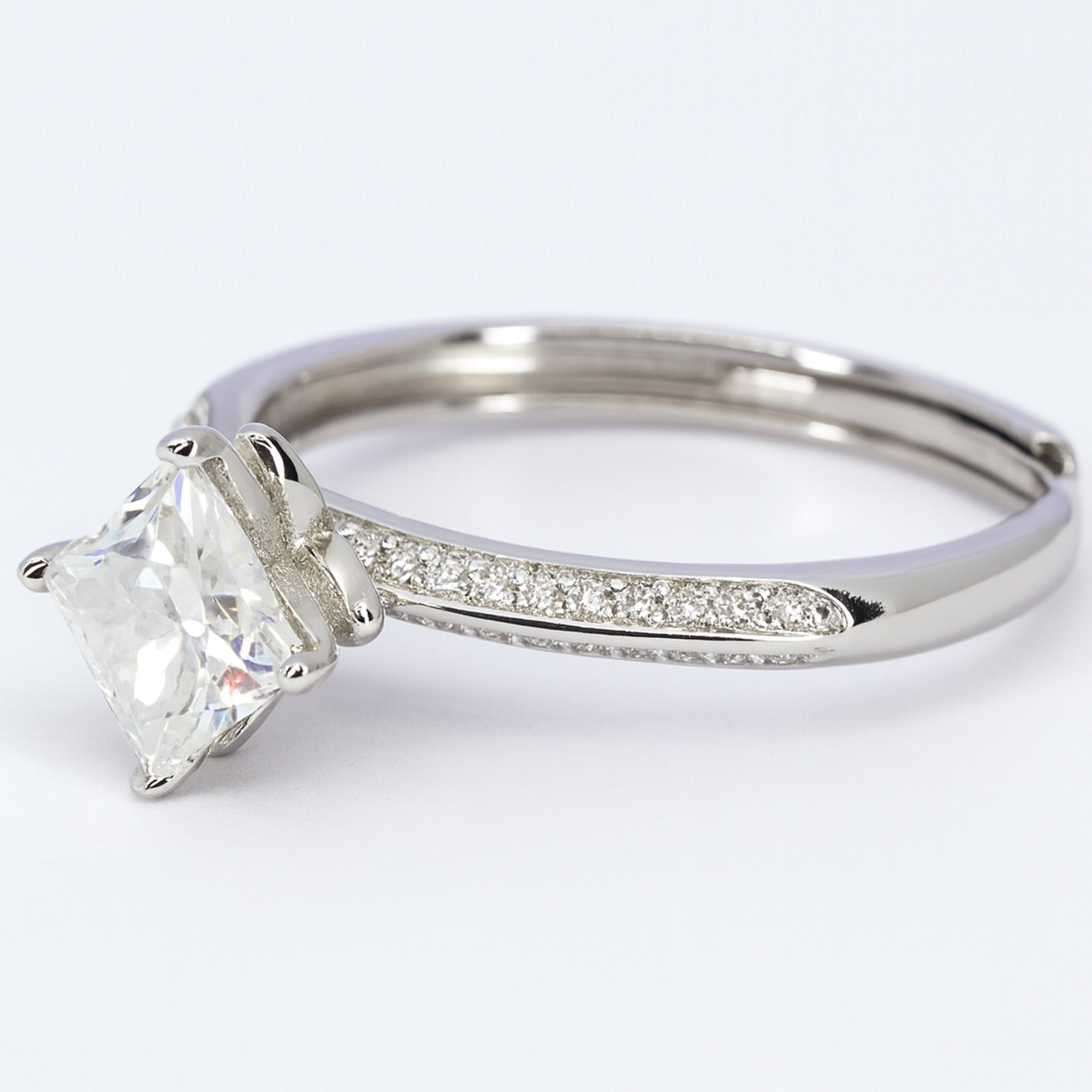 Amira Lily Ring