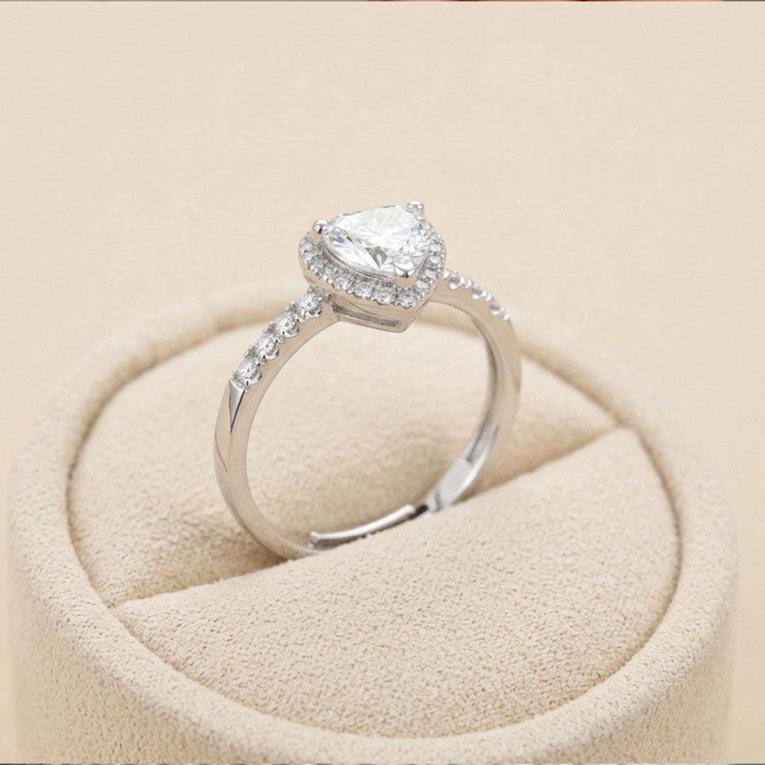 Amoura Heart Ring