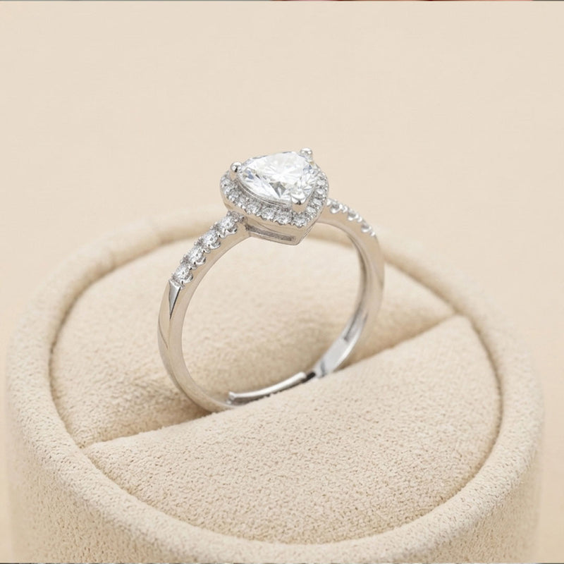 Amoura Heart Ring