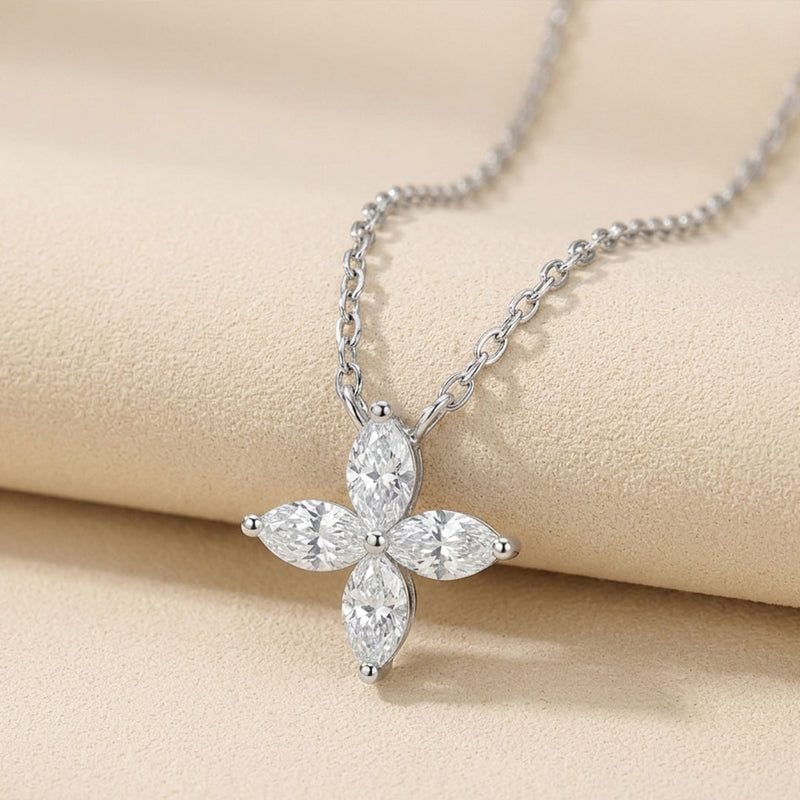 Livia Clover Pendant