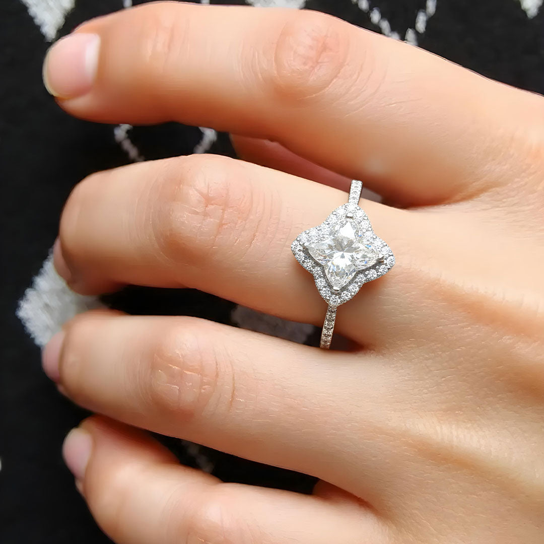 Ira Lilium Ring